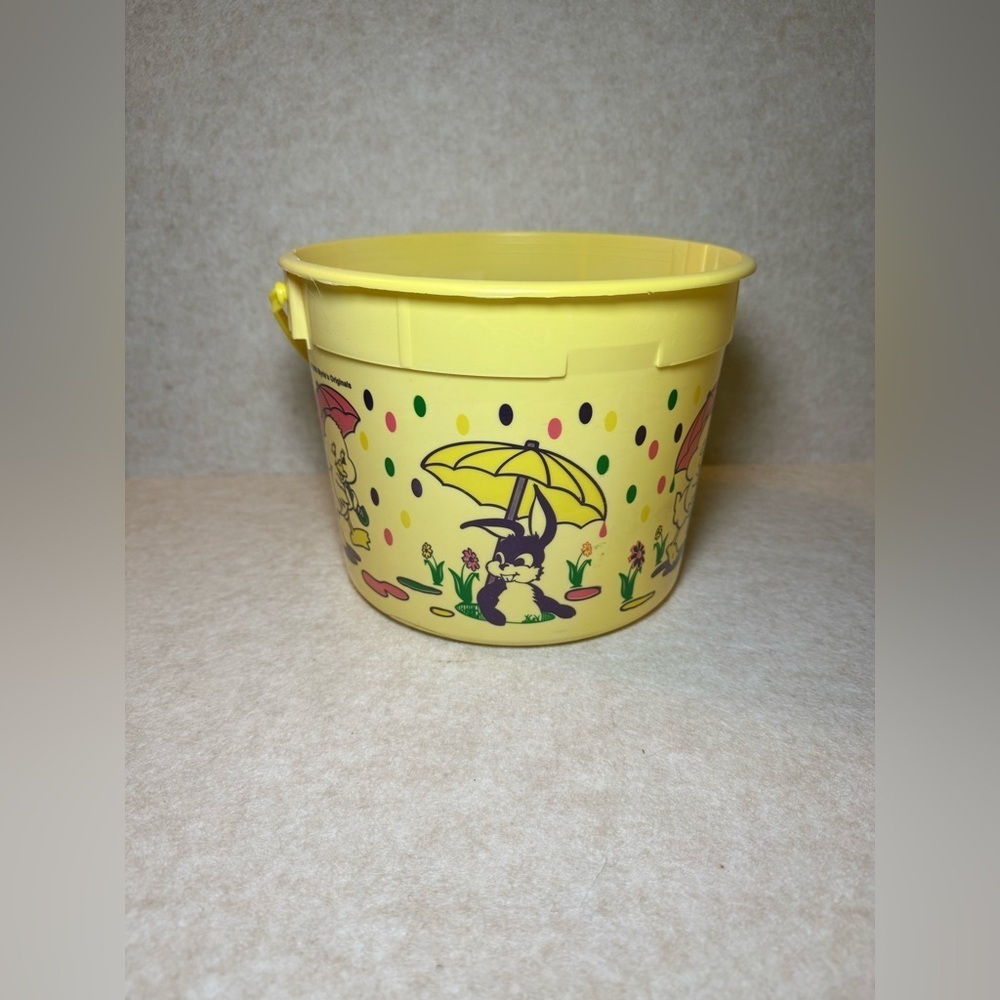 Vintages 90s 1998 Myrle's Yellow Plastic
Easter Basket Cardinal Packaging 8"